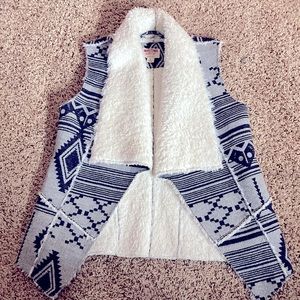 Mossimo Sherpa lined Aztec vest